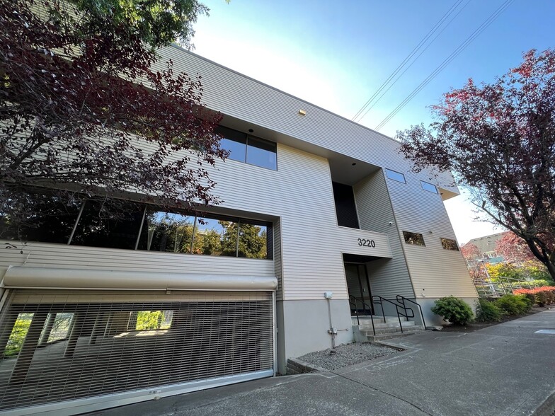 3220 SW First Ave, Portland, OR for rent - Building Photo - Image 3 of 14