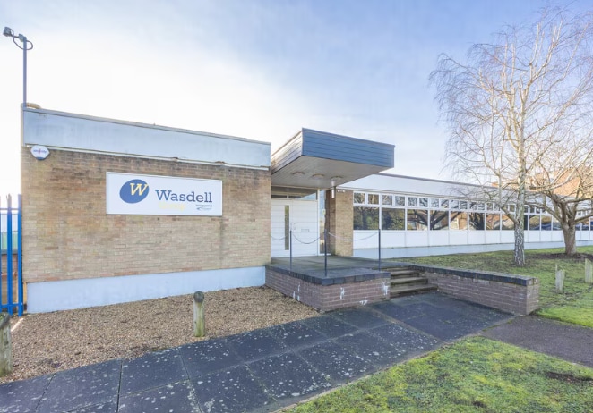 12-14 Edmonds Close, Wellingborough to rent - Primary Photo - Image 1 of 3