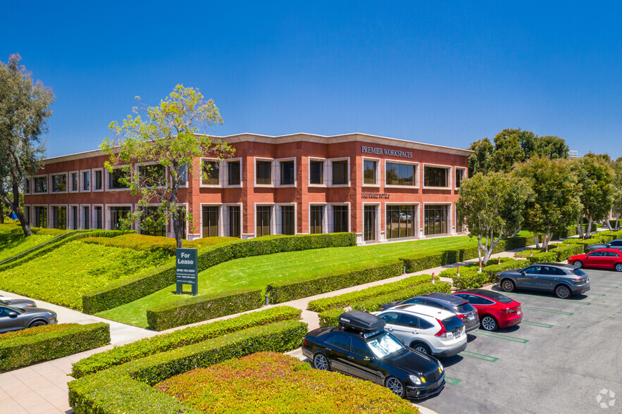 23 Corporate Plaza Dr, Newport Beach, CA for rent - Building Photo - Image 1 of 10