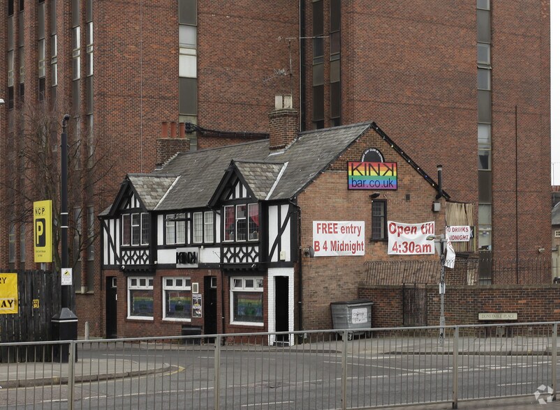 Dunstable Pl, Luton for sale - Primary Photo - Image 1 of 1