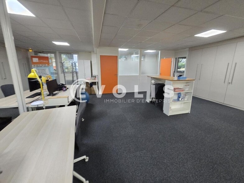 Office in Orsay for sale - Interior Photo - Image 3 of 12