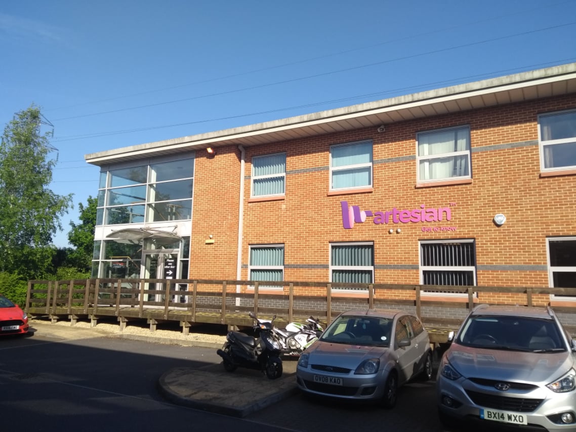 Gazelle Clos, Wokingham for sale Primary Photo- Image 1 of 4