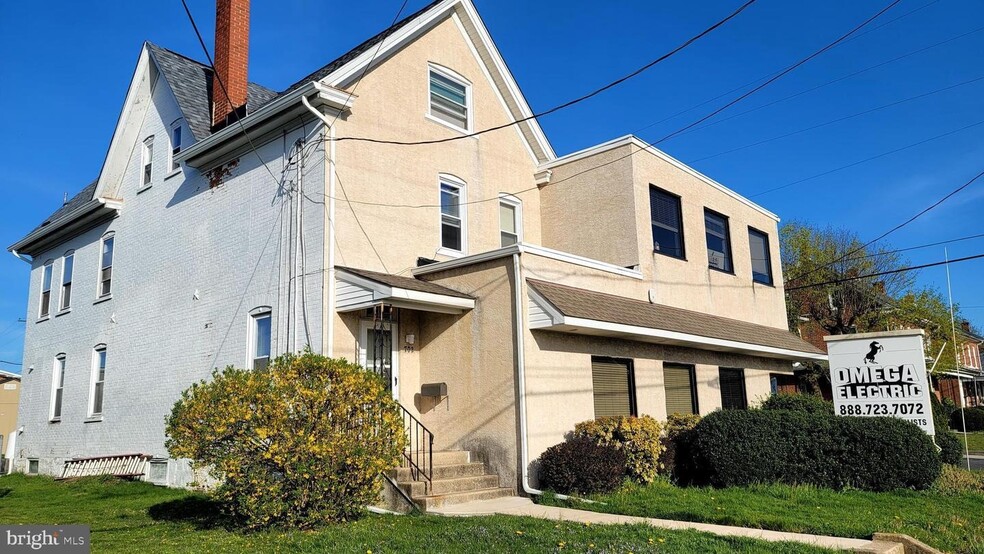 702 Main St, Red Hill, PA for sale - Building Photo - Image 1 of 8