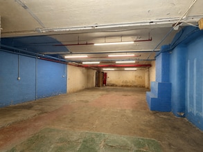Osborne St, Oldham to rent Interior Photo- Image 1 of 1