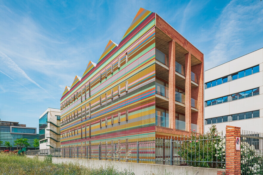 Office in Leganés, Madrid to rent - Primary Photo - Image 1 of 20