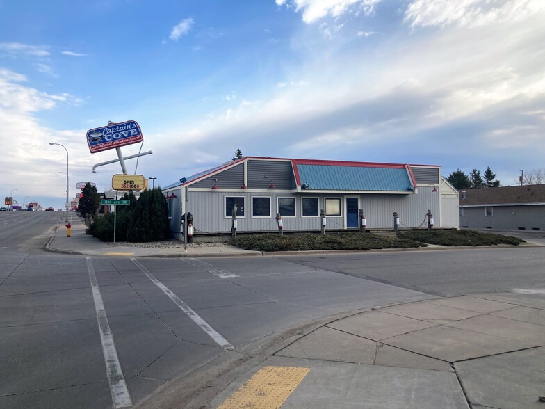 1735 S Broadway, Minot, ND for sale - Building Photo - Image 1 of 1