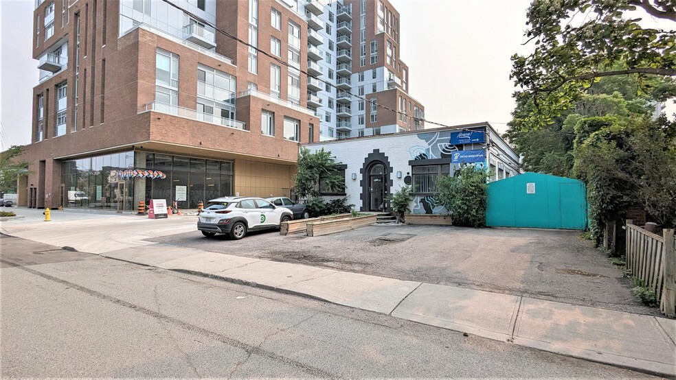 297 Campbell Ave, Toronto, ON for sale - Building Photo - Image 1 of 9