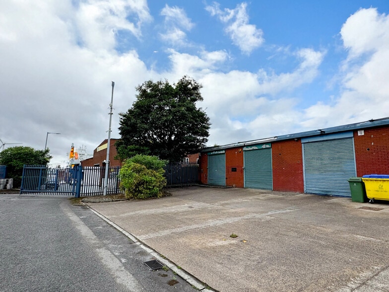 Seymour St, Bootle to rent - Building Photo - Image 1 of 13