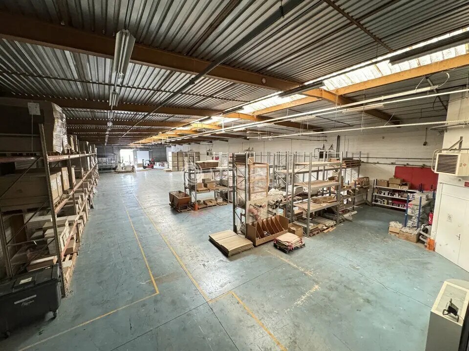 Location Local d'activités 1 527 m² - Photo 1