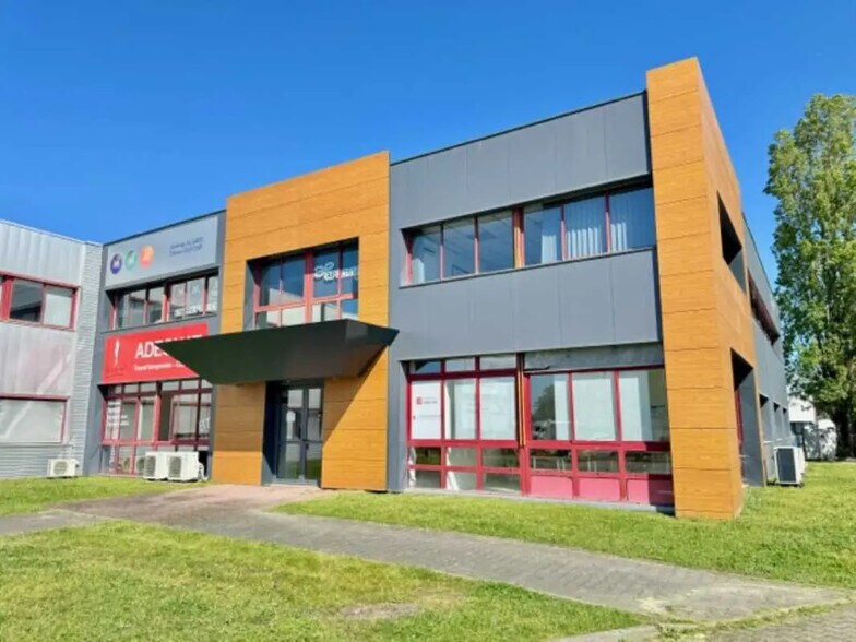 Office in Mérignac to rent - Building Photo - Image 2 of 9