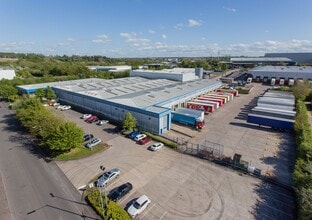 Cosford Ln, Rugby to rent Building Photo- Image 1 of 8