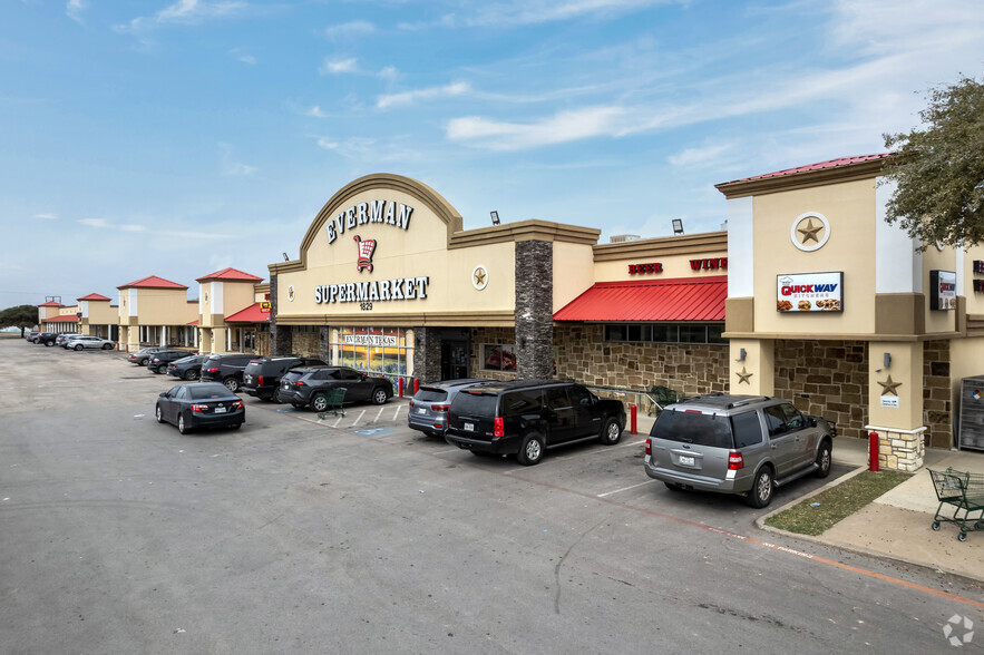 1801-1829 Everman Pky, Everman, TX for sale - Primary Photo - Image 1 of 1