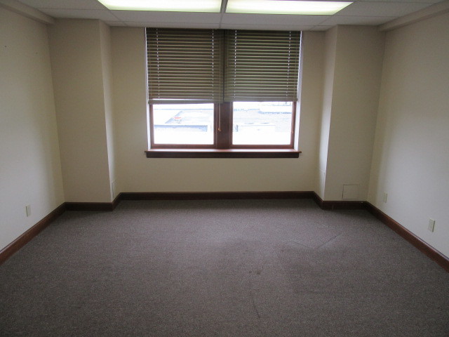 201 S Broad St, Lancaster, OH for rent - Interior Photo - Image 3 of 49