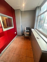 356A Worsley Rd, Manchester to rent Interior Photo- Image 2 of 7