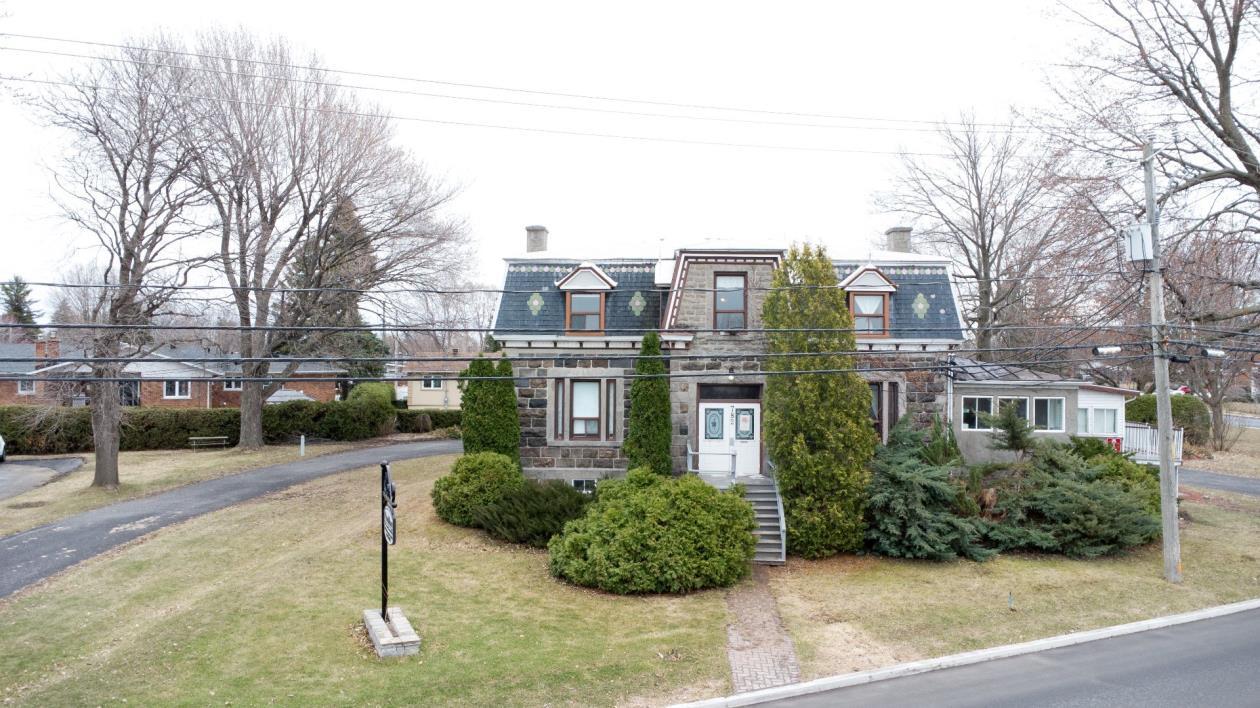 782 Boul MarieVictorin, Boucherville J4B 1Y3 Retail for Sale