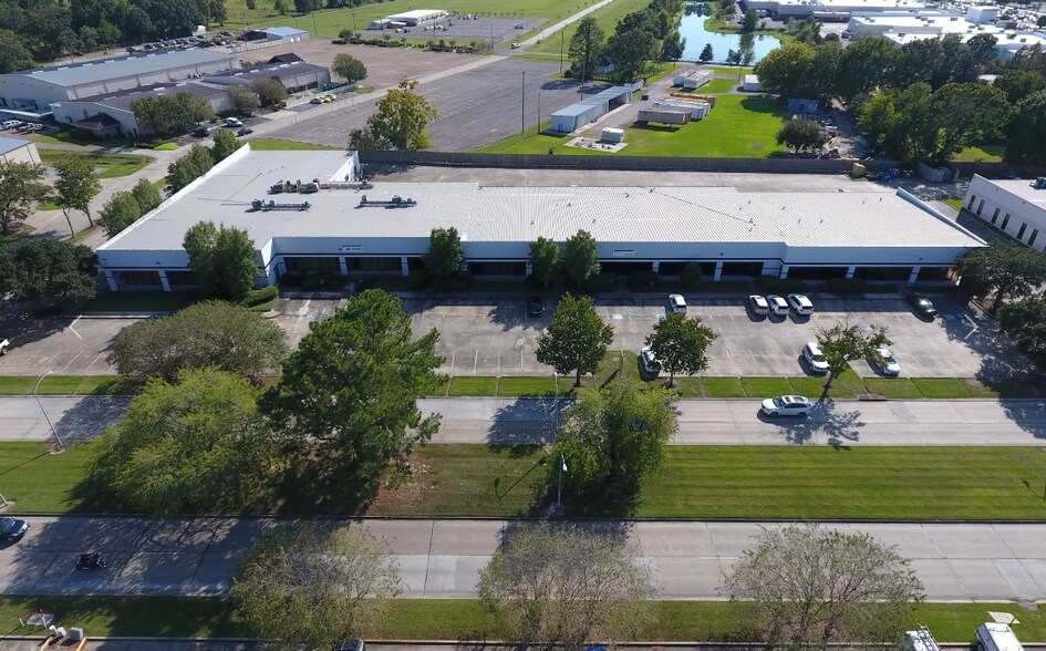 11200 Industriplex Blvd, Baton Rouge, LA for rent - Building Photo - Image 1 of 14