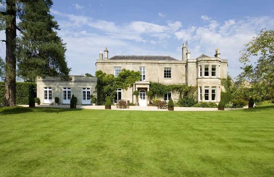 Pickwick, Corsham for sale - Primary Photo - Image 1 of 1