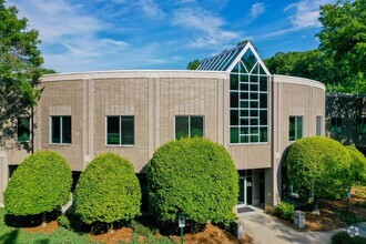 8510 McAlpine Park Dr, Charlotte, NC for rent Building Photo- Image 1 of 49