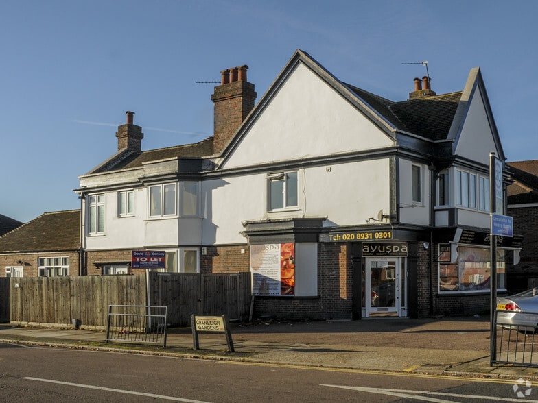 493 Kenton Rd, Harrow to rent - Primary Photo - Image 1 of 11