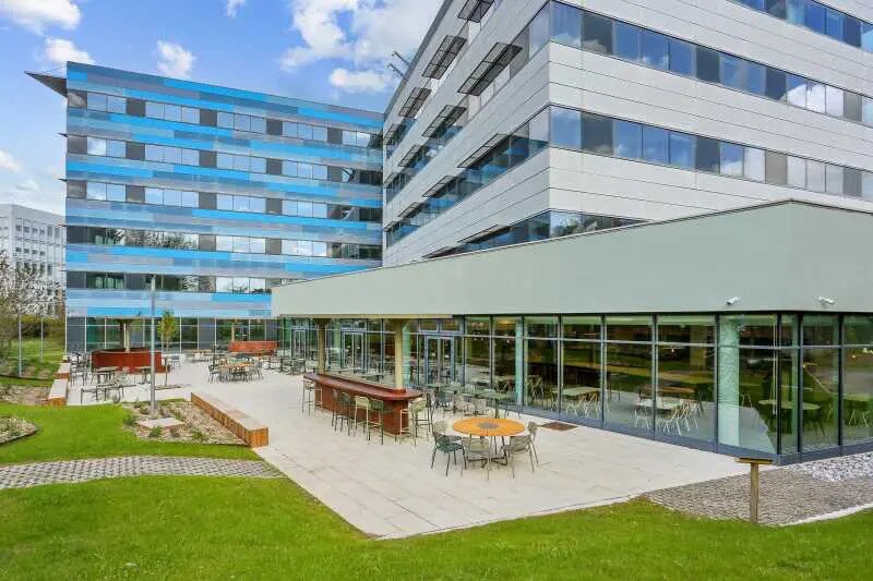 2 Rue Paul Dautier, Vélizy-Villacoublay to rent Building Photo- Image 1 of 2