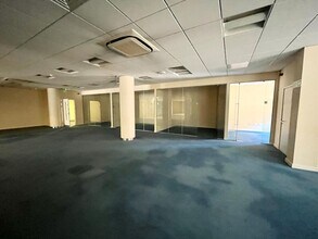 37-39 Rose Hl, Chesterfield for sale Interior Photo- Image 2 of 3