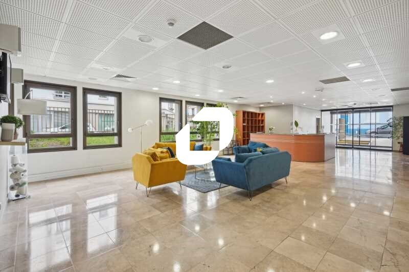 Office in Clichy to rent - Building Photo - Image 2 of 14