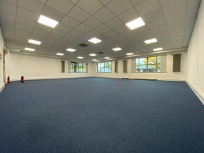 3 Michaelson Sq, Livingston to rent Interior Photo- Image 1 of 4