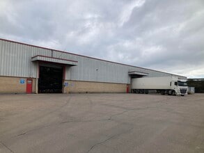 39 Foster St, Hull to rent Building Photo- Image 1 of 2