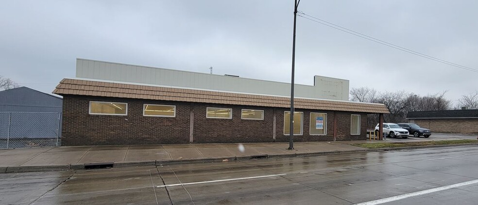 11705 Bellaire Rd, Cleveland, OH for rent - Building Photo - Image 2 of 2