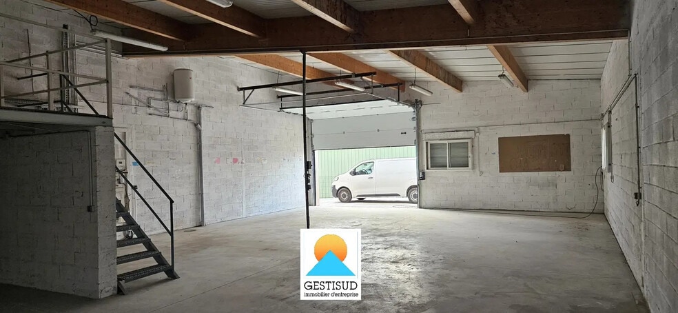 Light Industrial in Signes to rent - Building Photo - Image 3 of 9