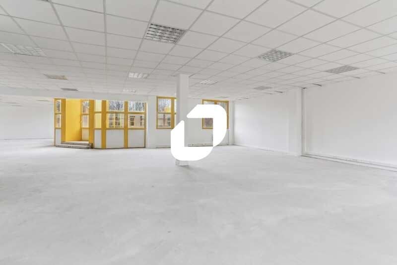 1 Rue De L'Egalite, Bagneux to rent - Interior Photo - Image 3 of 12