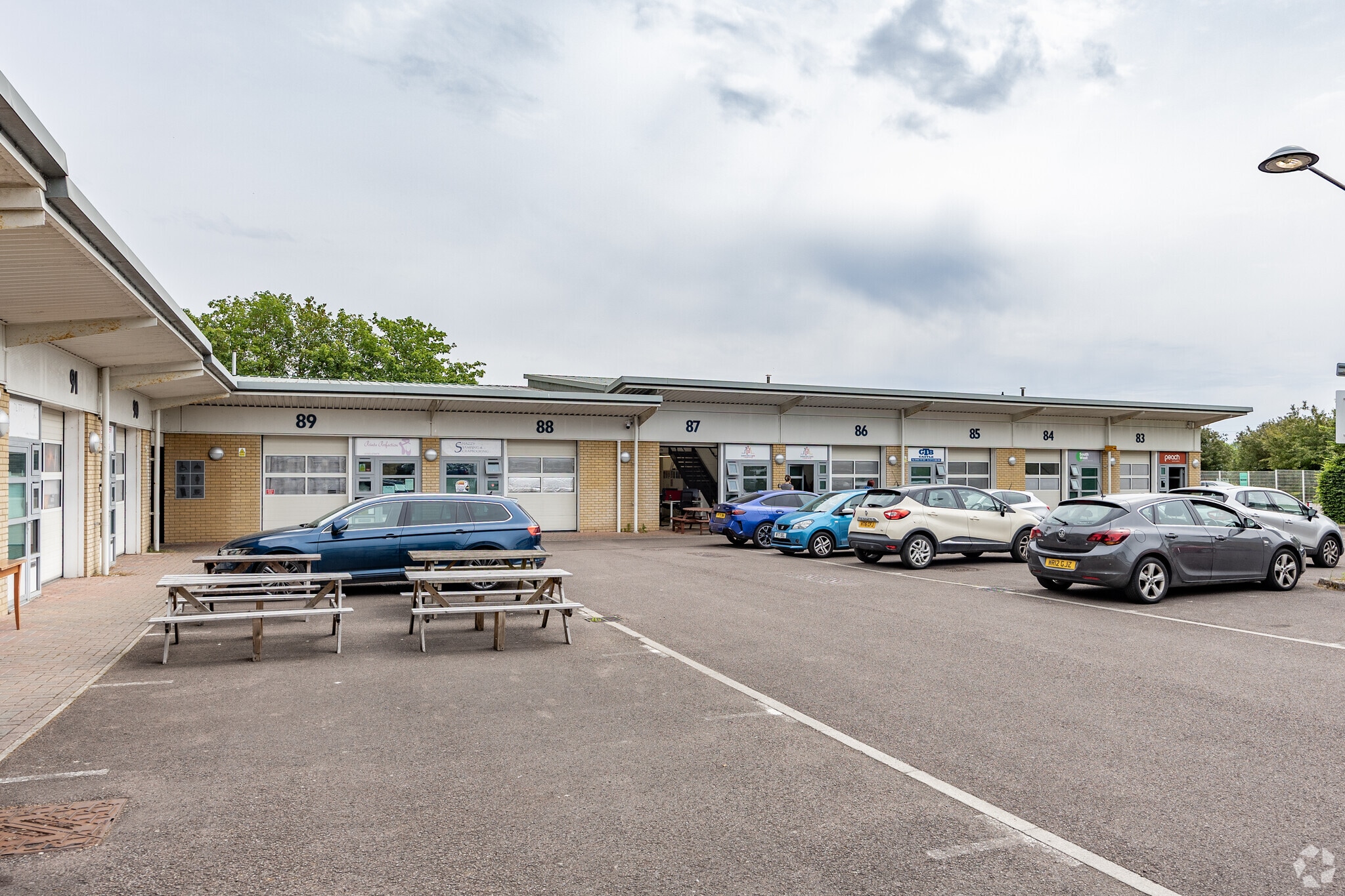 Rivermead Dr, Swindon to rent Building Photo- Image 1 of 3
