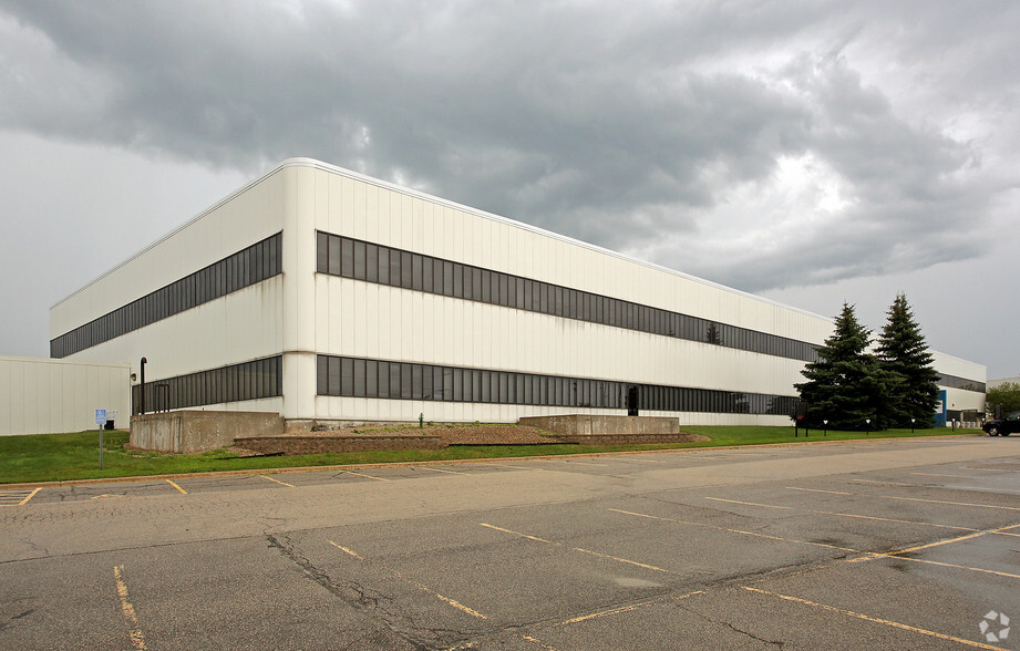 3033 NW 41st St NW, Rochester, MN for sale - Primary Photo - Image 1 of 1