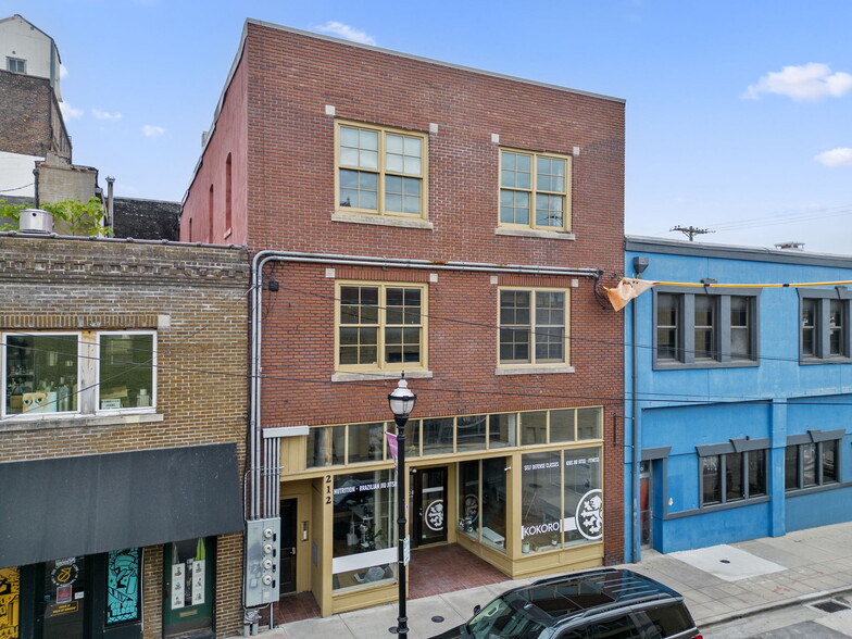 212 W McDaniel St, Springfield, MO for rent - Building Photo - Image 1 of 29