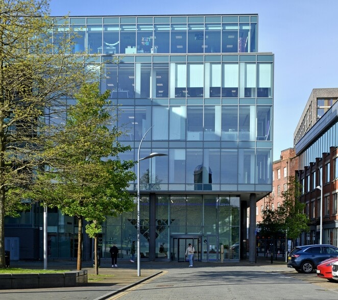 St Peters Sq, Stockport to rent - Building Photo - Image 3 of 28