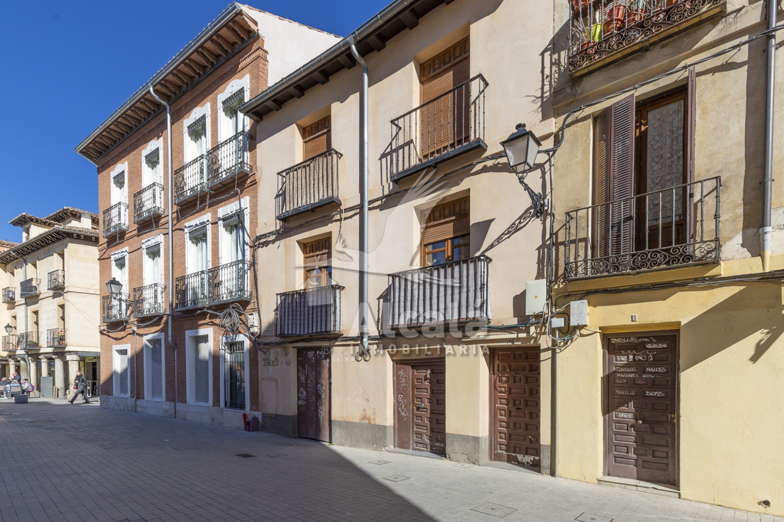 Retail in Alcalá de Henares, Madrid to rent Primary Photo- Image 1 of 4
