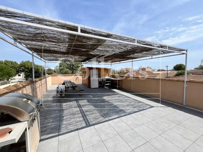 Office in Marseille for sale - Building Photo - Image 3 of 16