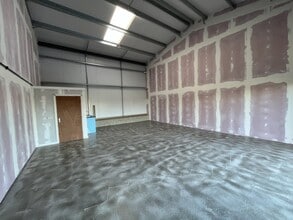 Weaver Rd, Lincoln to rent Interior Photo- Image 2 of 4