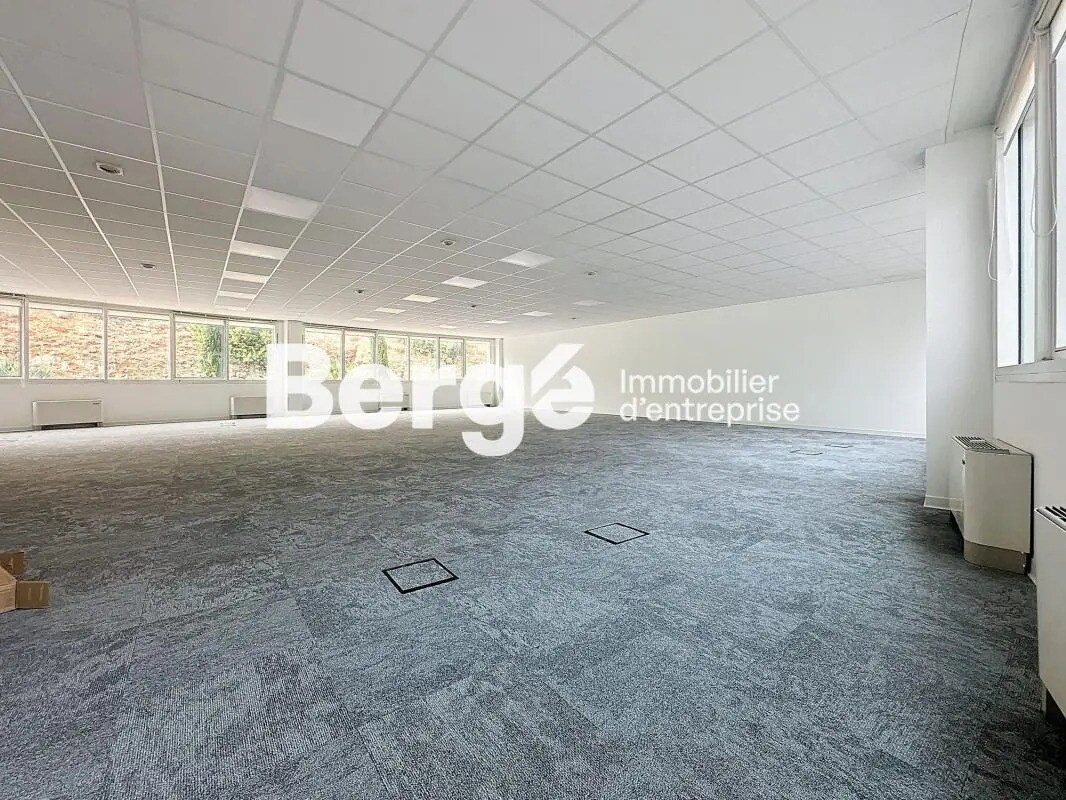 Office in SOPHIA ANTIPOLIS to rent Building Photo- Image 1 of 7