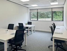 Homer Clos, Warwick to rent Interior Photo- Image 1 of 5