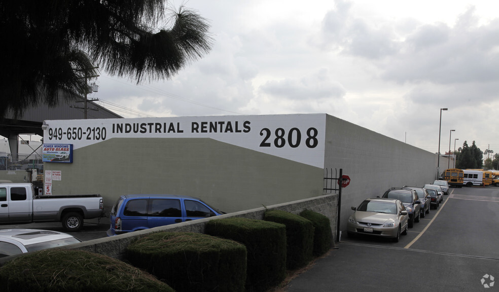 2808 W 5th St, Santa Ana, CA for rent - Primary Photo - Image 1 of 7