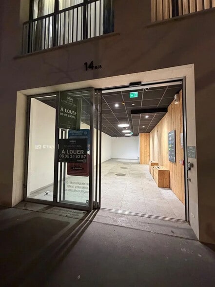 Retail in Boulogne-Billancourt to rent - Building Photo - Image 3 of 6