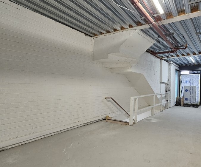 93 Hackney Rd, London for sale - Interior Photo - Image 3 of 56