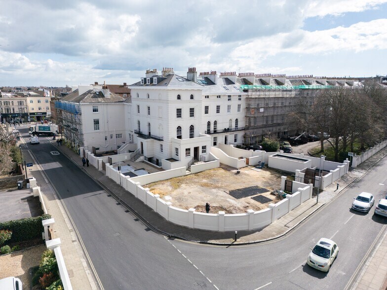 38 Kent Rd, Southsea for sale - Primary Photo - Image 1 of 1