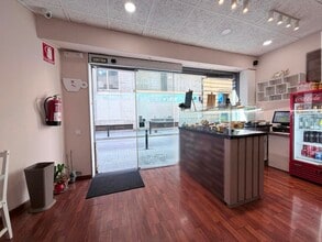 Retail in Barcelona, Barcelona to rent Interior Photo- Image 2 of 13