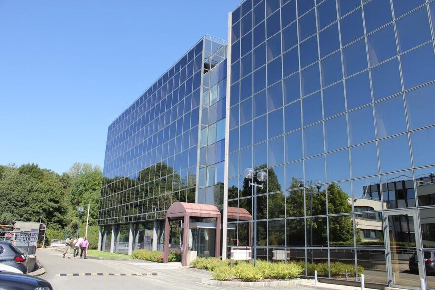 Office in Vélizy-Villacoublay to rent - Building Photo - Image 1 of 6