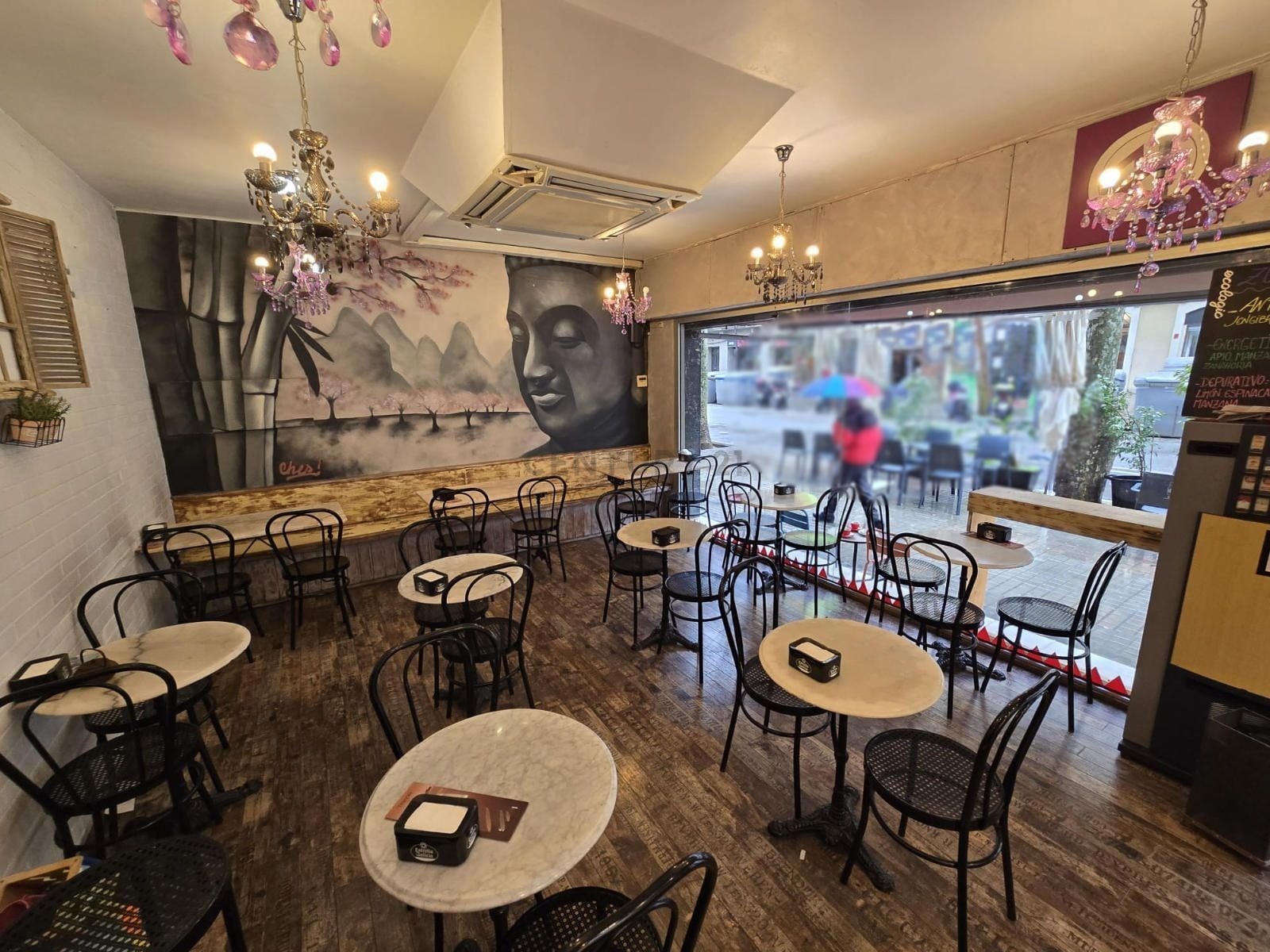 Retail in Barcelona, Barcelona to rent Interior Photo- Image 1 of 11