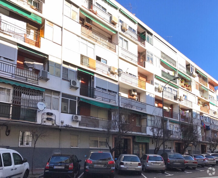 Retail in Getafe, Madrid to rent - Building Photo - Image 2 of 2