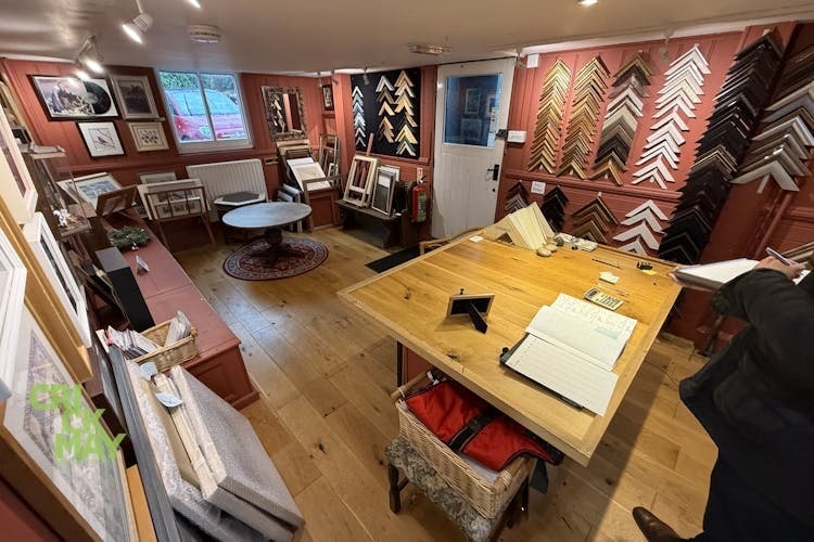 Brook St, Cuckfield to rent Interior Photo- Image 1 of 2