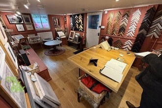 Brook St, Cuckfield to rent Interior Photo- Image 1 of 2